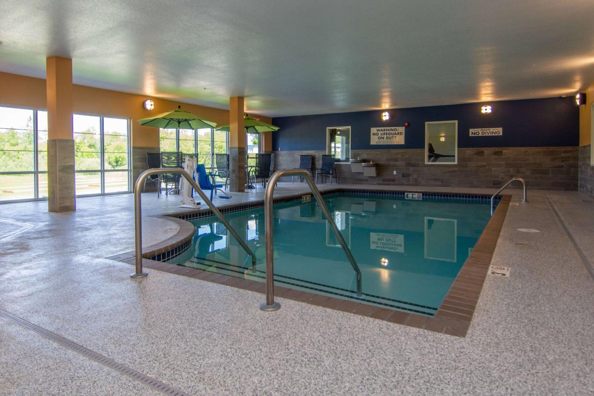 Little Crow Resort & Conference, Trademark By Wyndham Spicer Exteriör bild