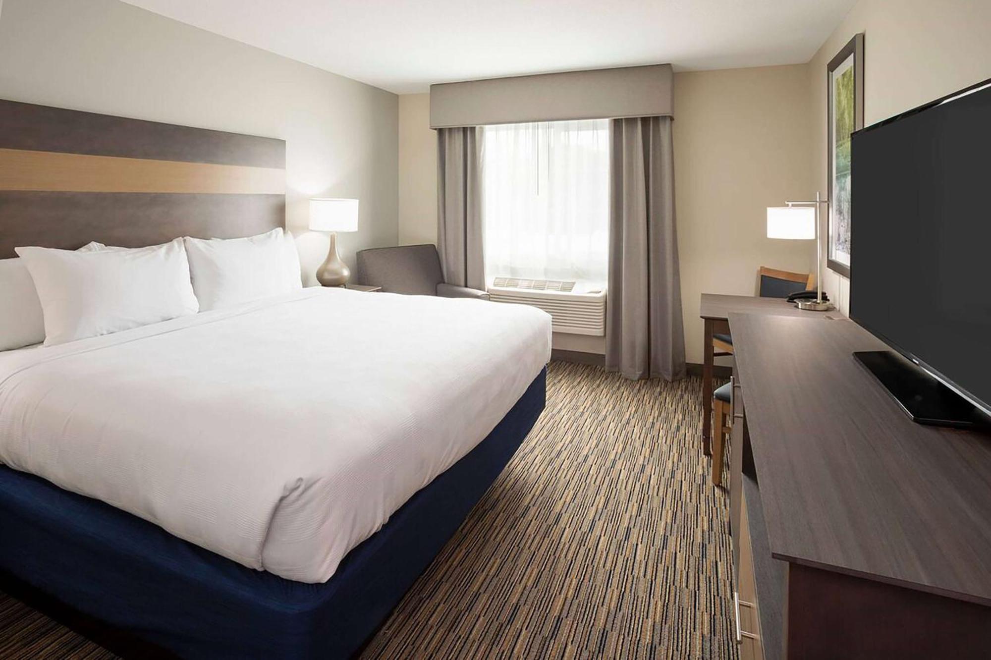 Little Crow Resort & Conference, Trademark By Wyndham Spicer Exteriör bild